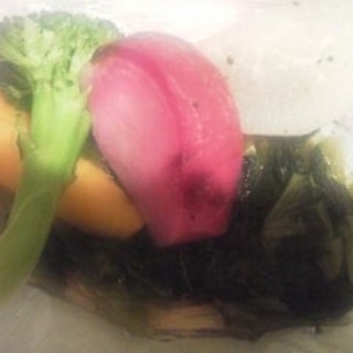 彩リ野菜と小松菜の酢醤油和えサラダ
